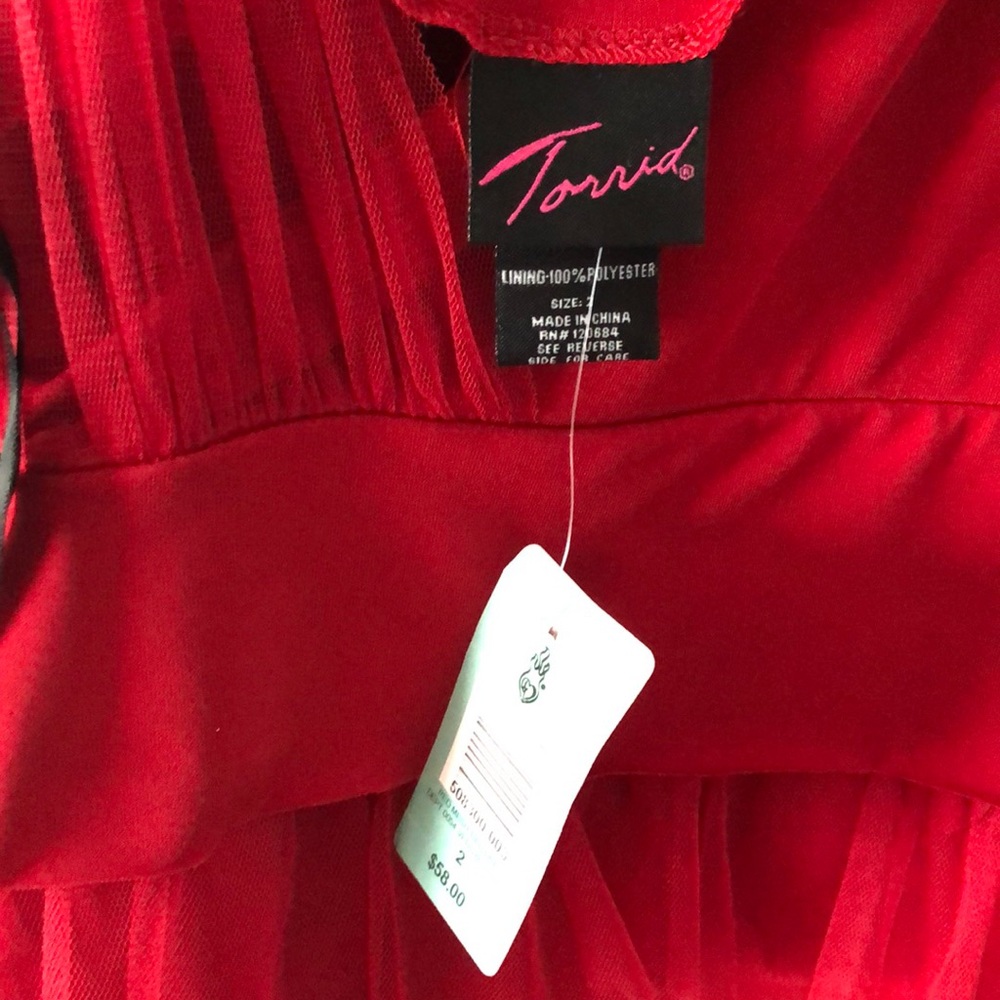 Red dress - Picture 3 of 5